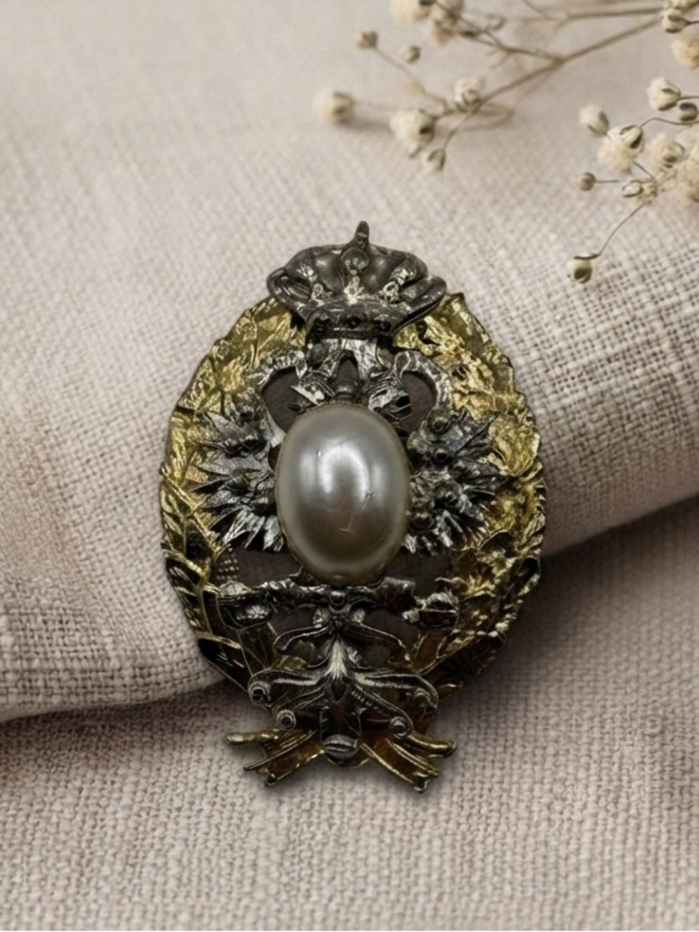 Vintage Regal Crown & Faux Pearl Crest Brooch